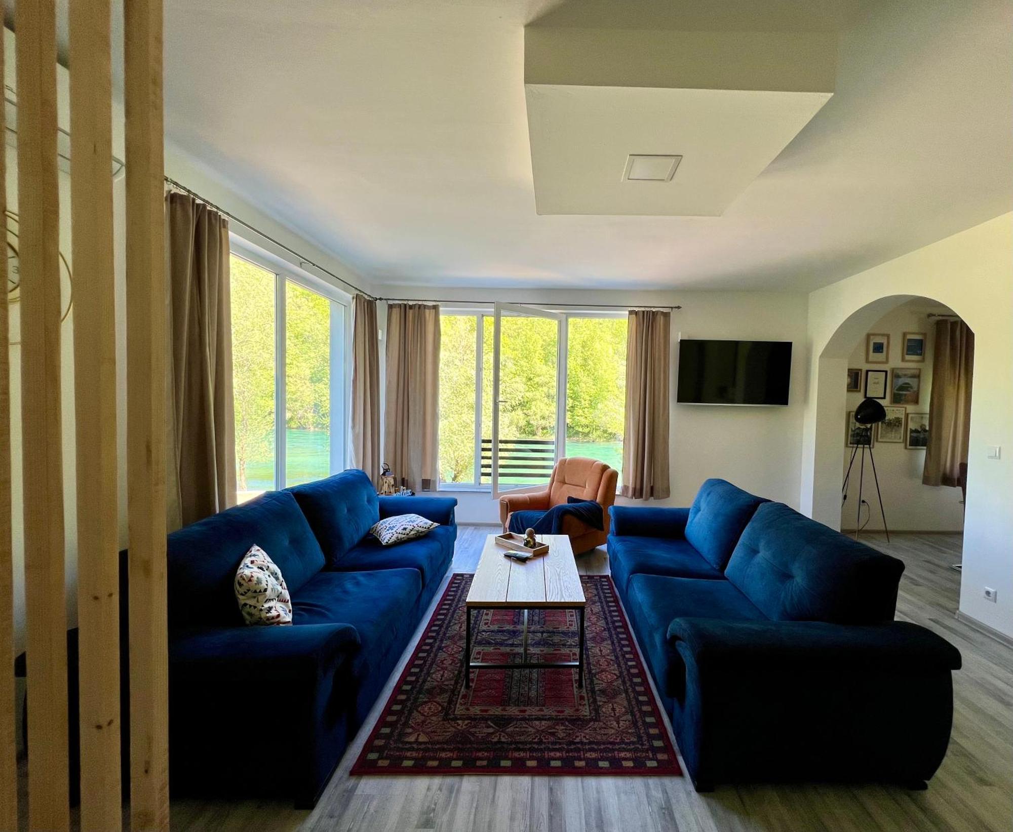Anur Apartment Bihać エクステリア 写真