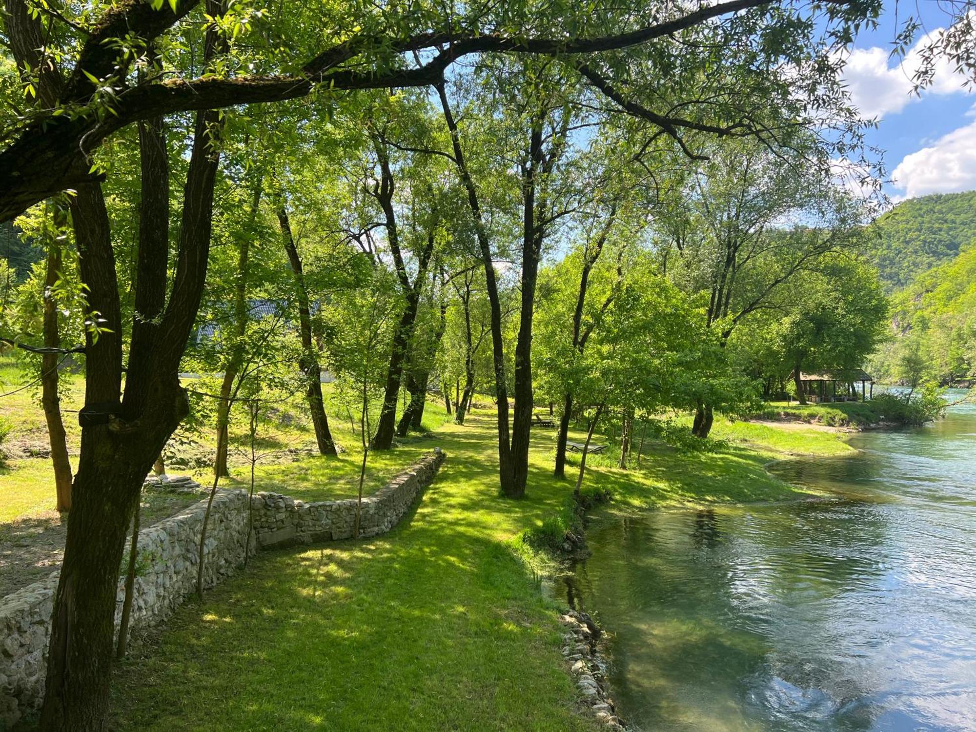 Anur Apartment Bihać エクステリア 写真