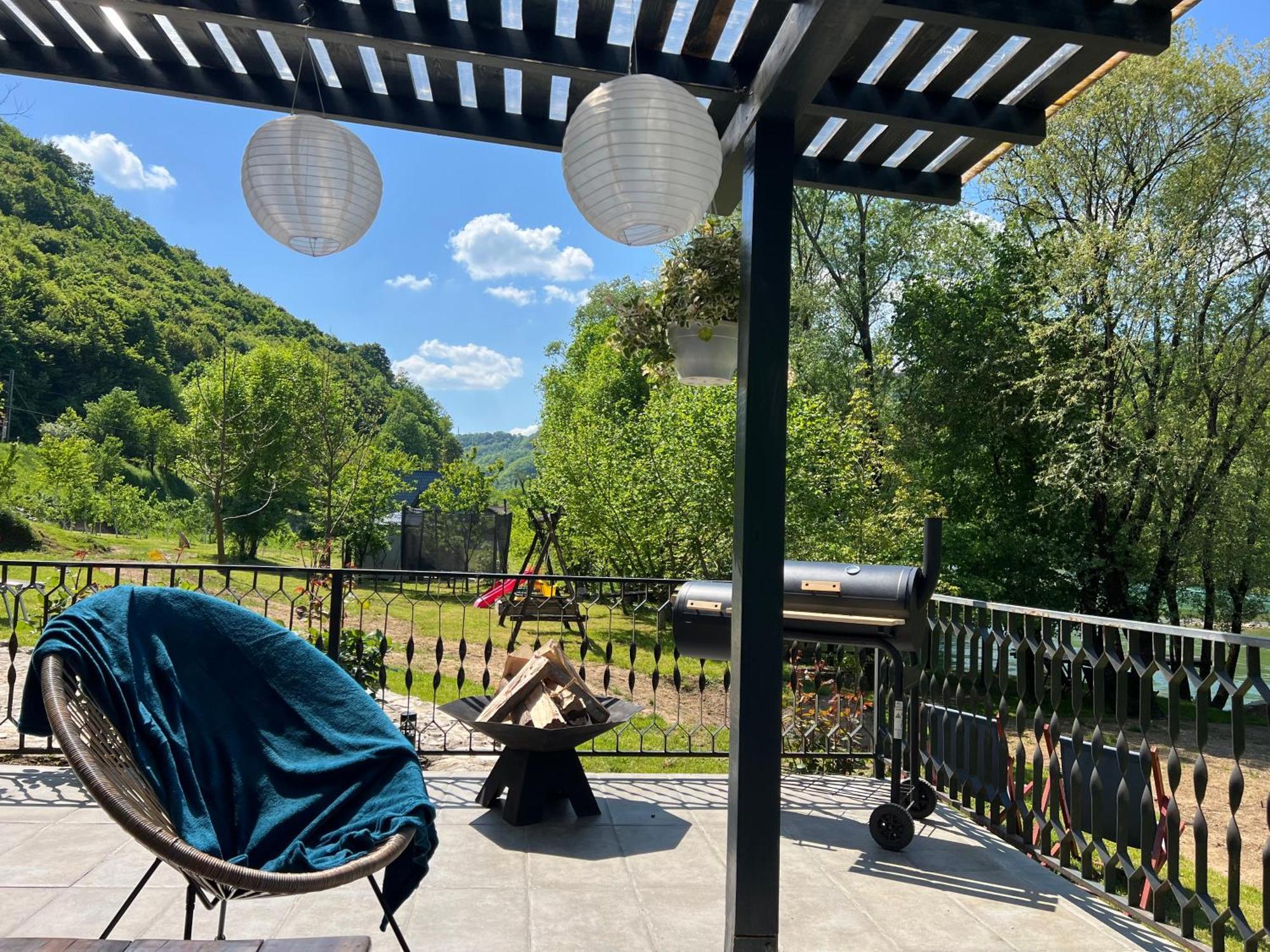 Anur Apartment Bihać エクステリア 写真