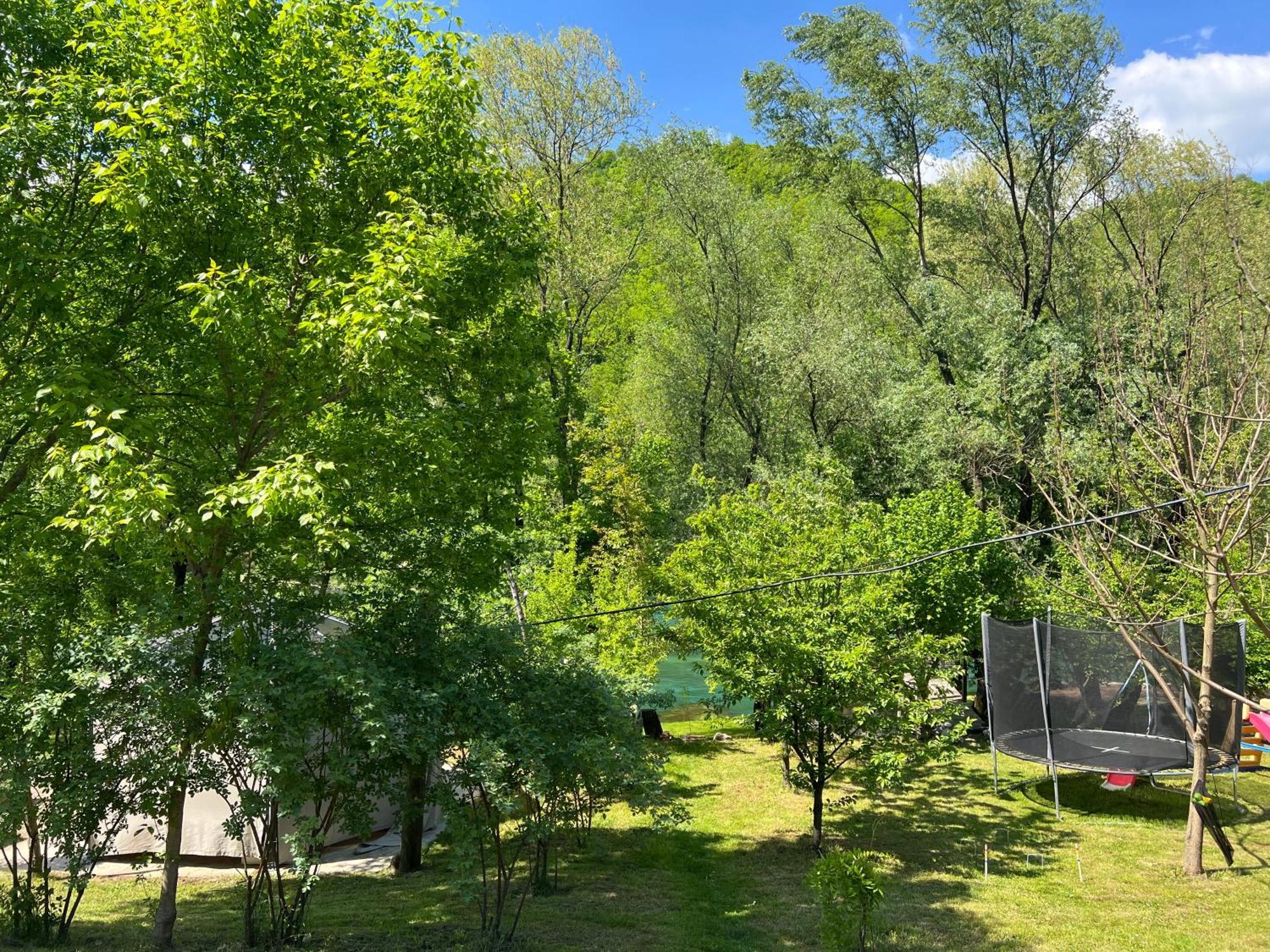 Anur Apartment Bihać エクステリア 写真