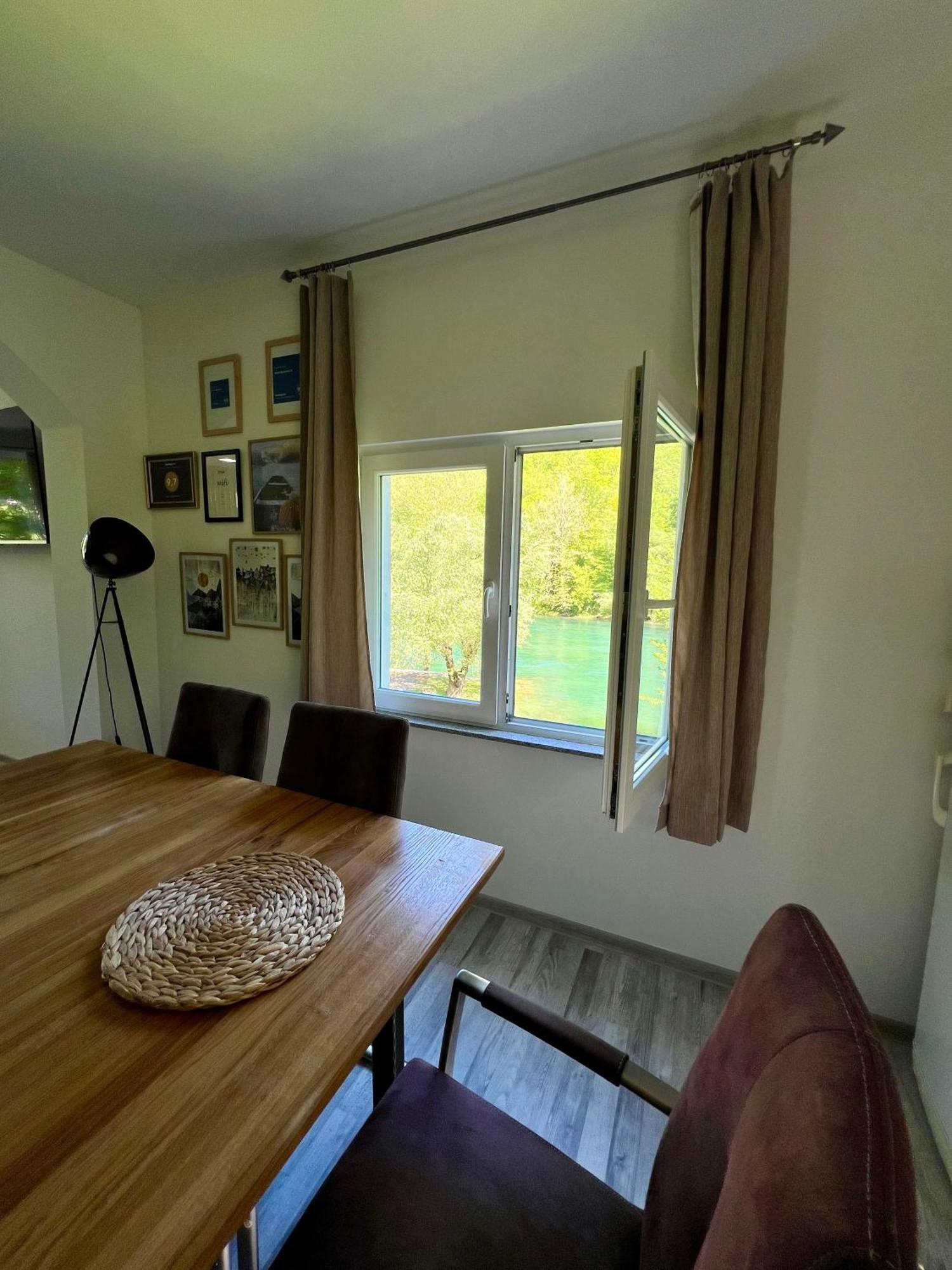 Anur Apartment Bihać エクステリア 写真